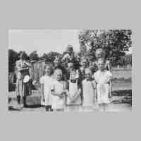 004-0023 Bartenhofer Kinder im Jahre 1940, Geschwister Bartsch, Kahlau, Schulz und Behrendt.jpg